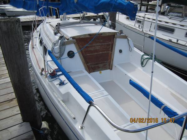 26 Laguna cockpit