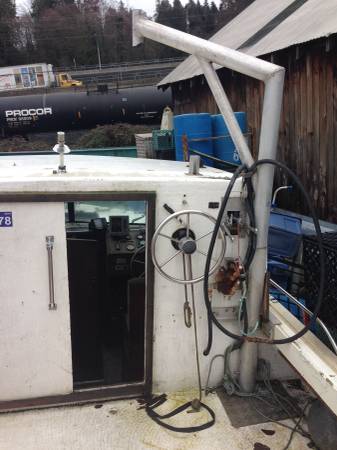 converted 30 foot bayliner fishing boat