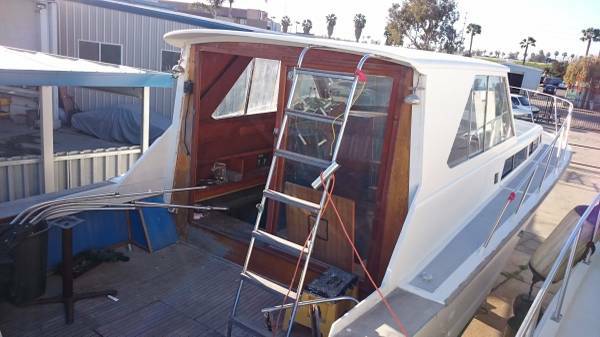 38 Chris Craft Cockpit