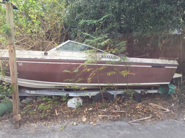 powerboat bow rider with motor and trailer