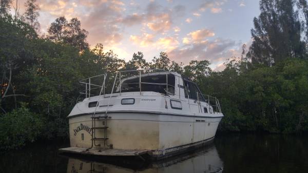 Carver Riviera free boat