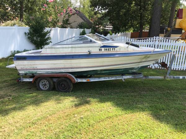 1985 Bayliner Capri Cuddy Cabin