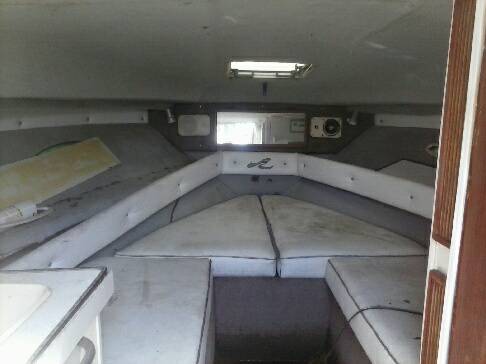 28 Searay below deck