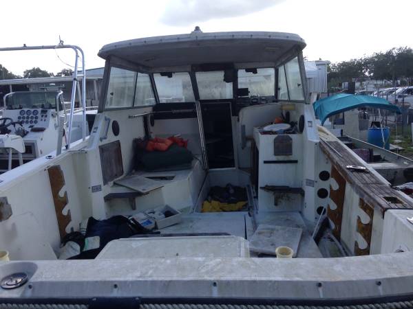 Bayliner cockpit view