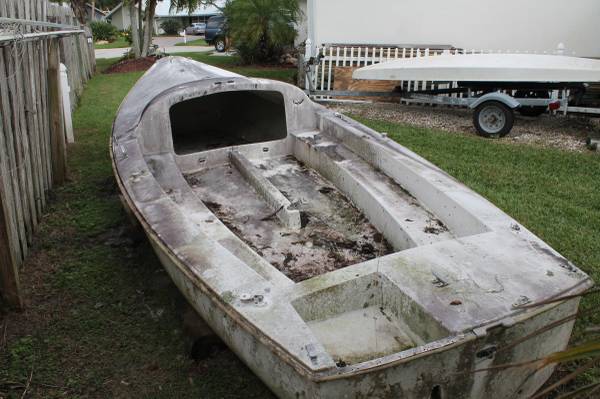 day sailor stern view