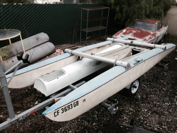 Hobie cat no trailer side view