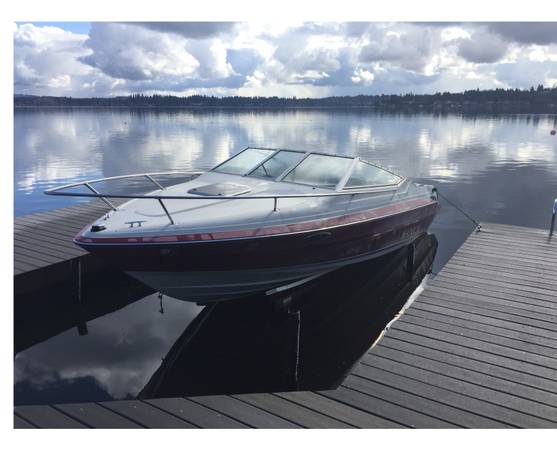 20 foot Maxim powerboat