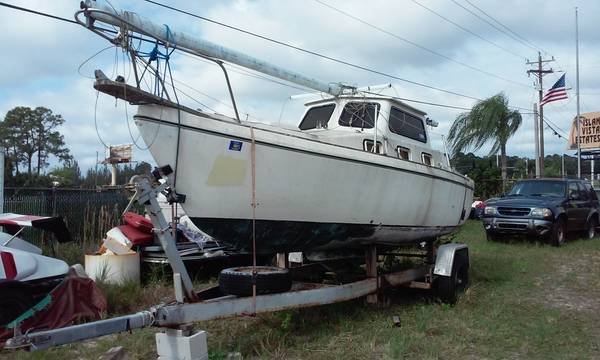 23 XNT with mast and rigging