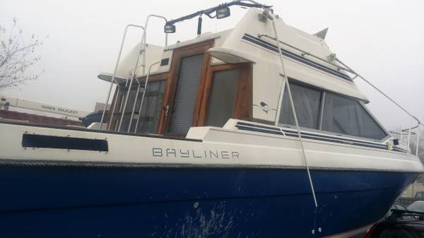 30 ft Bayliner
