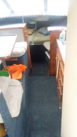 30 Bayliner interior