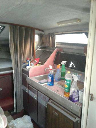 30 ft Well craft 260 Interior