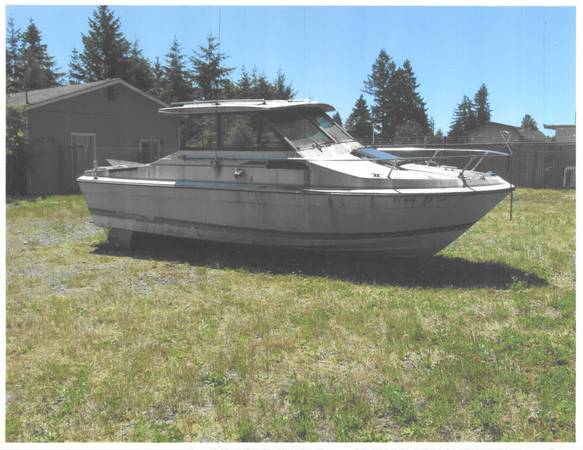 21-Foot Fiberglass Bayliner Boat