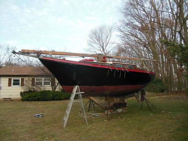 Classic 32' 1970's sloop port