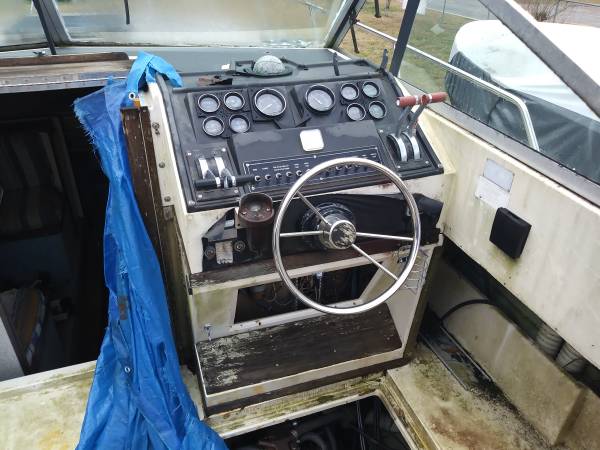 36 WellCraft Cockpit