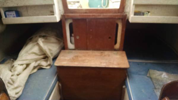 25 Westerly interior