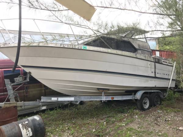 25 Bayliner bow