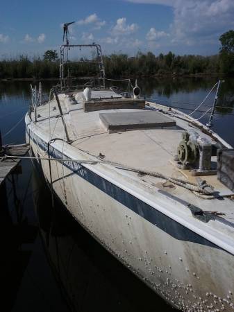 39 foot fiberglass by Ericson 