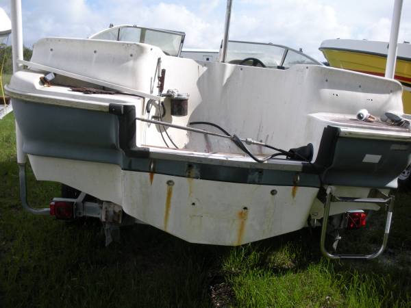  18 ft Glastron stern