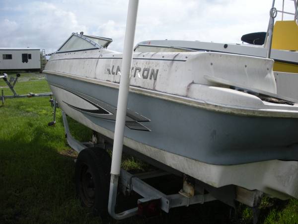 18 ft Glastron port
