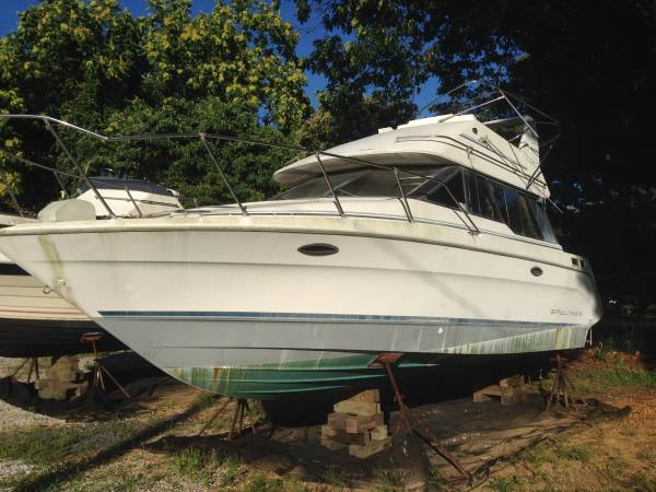 Boat Yard powerboat clearance