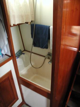 36 foot Europa Trawler built by Blue Seas shower