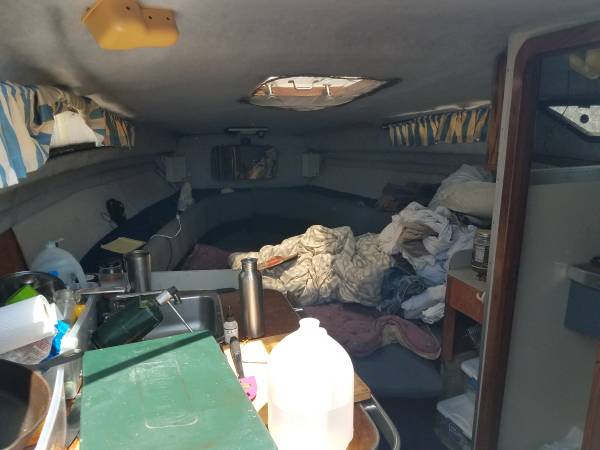1987 Century 255 living space