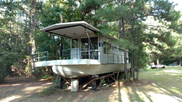 1972 Stardust Cruiser bow