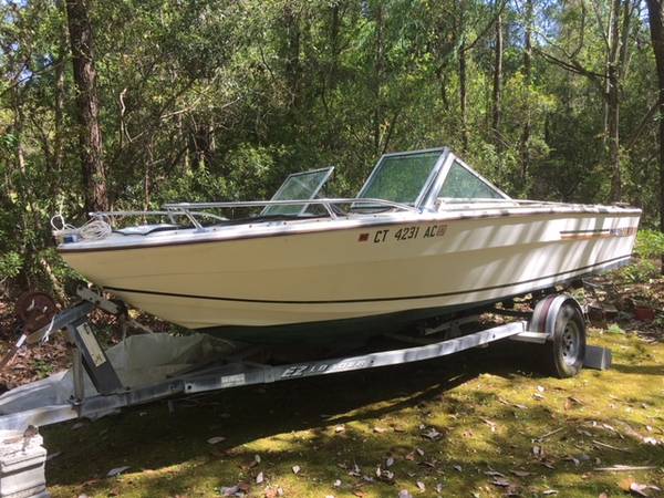 1982 Marquis bow rider
