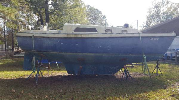 27 Watkins shallow draft sailboat