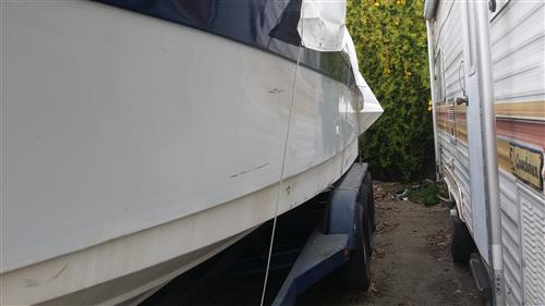 26 Century Cruiser Port Side
