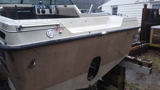 1984 Cobia Odyssey 195 - 19 1/2' cuddy cabin stern view