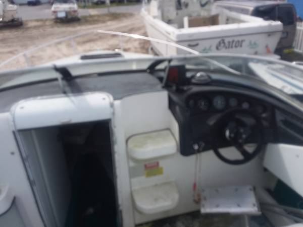23ft welcraft cockpit