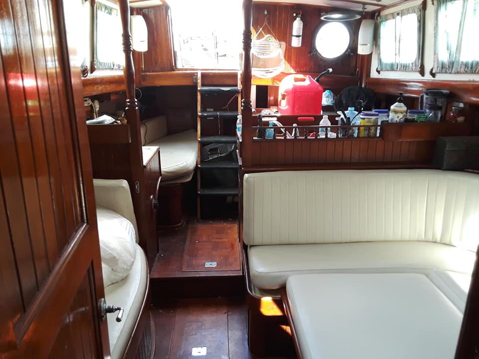 41 island trader cabin view