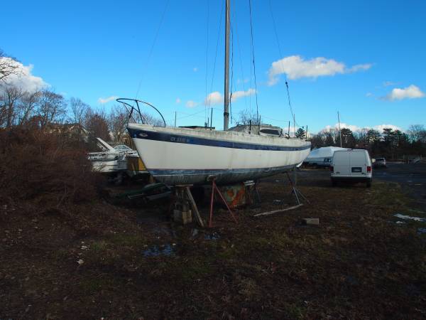 Columbia 26 Sail Boat standing rig