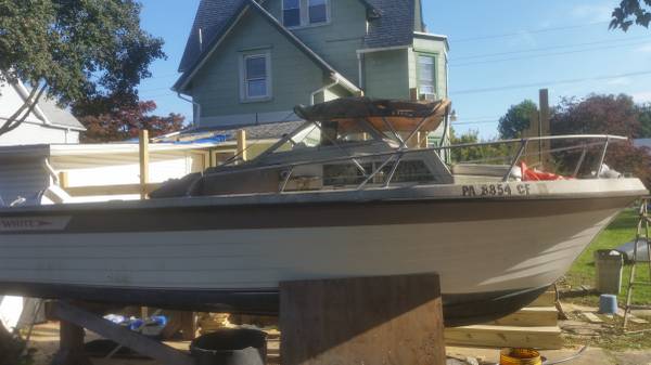 20 ft Gradywhite side view