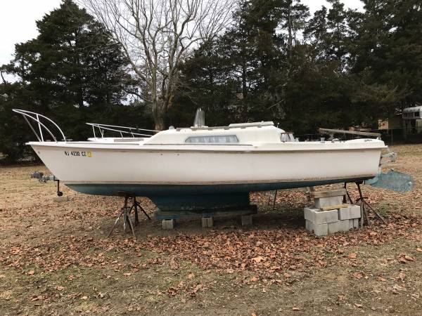 1973 Kells 22ft Sailboat side