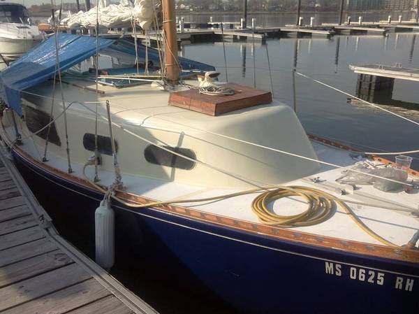 26' Grampian Sailboat in slip