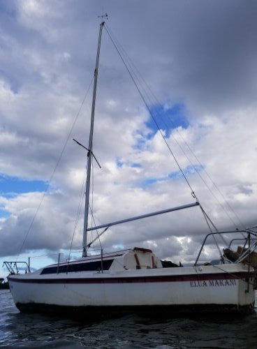 Macgregor Venture 25. Built in 1977 Port side
