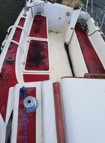 Macgregor Venture 25. Built in 1977 cockpit
