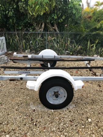 Boat trailer for free from side