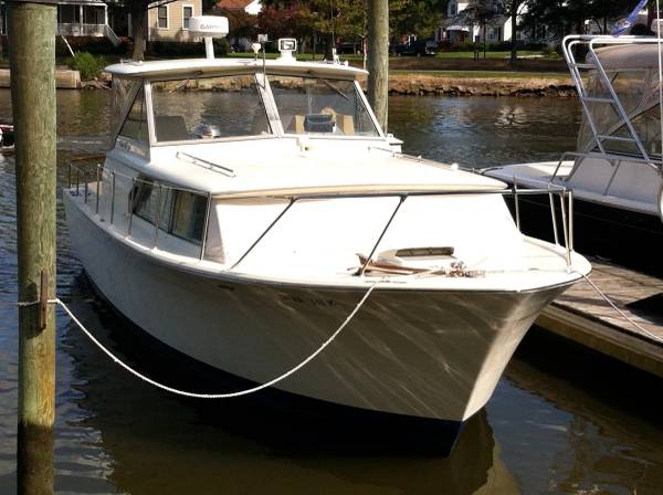 Vintage 1966 Chris Craft 31' Commander