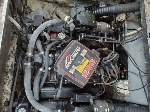 Mercruiser 260 inboard engine