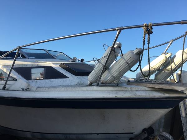 1985 bayliner21 ft cuddy cabin bow view