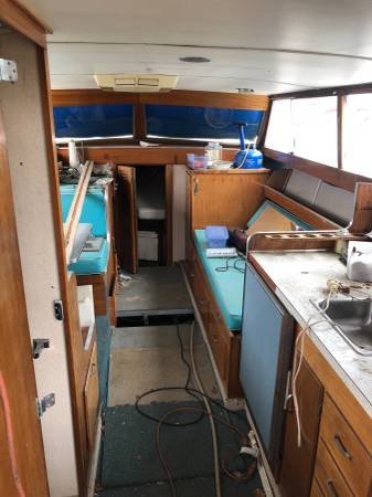1968 Marionette 32' Yacht interior