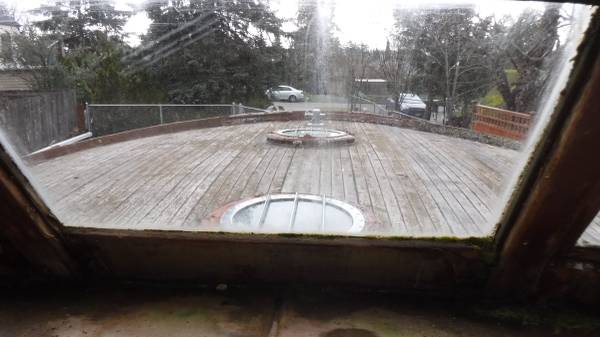 42 Chris Craft 42 Wood interior to bow