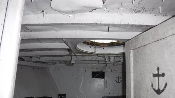 Chris Craft 42 Interior bulk head