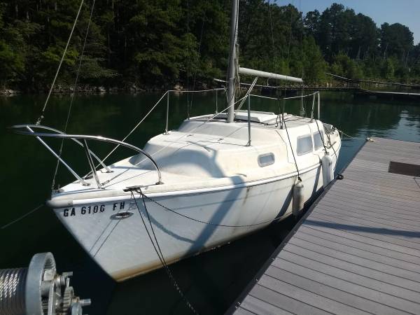 1971 Coronado 23 sailboat port side