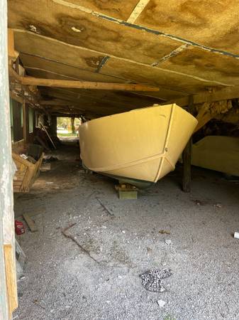 custom boat hull bow